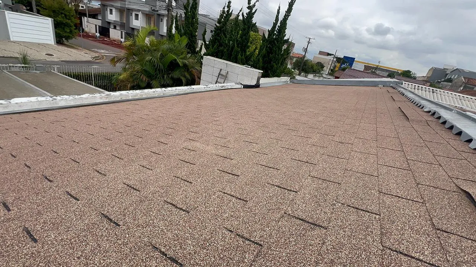 Homes in a Plant City, Florida neighborhood needing roof repair Homes in a Plant City, Florida neighborhood needing roof repair