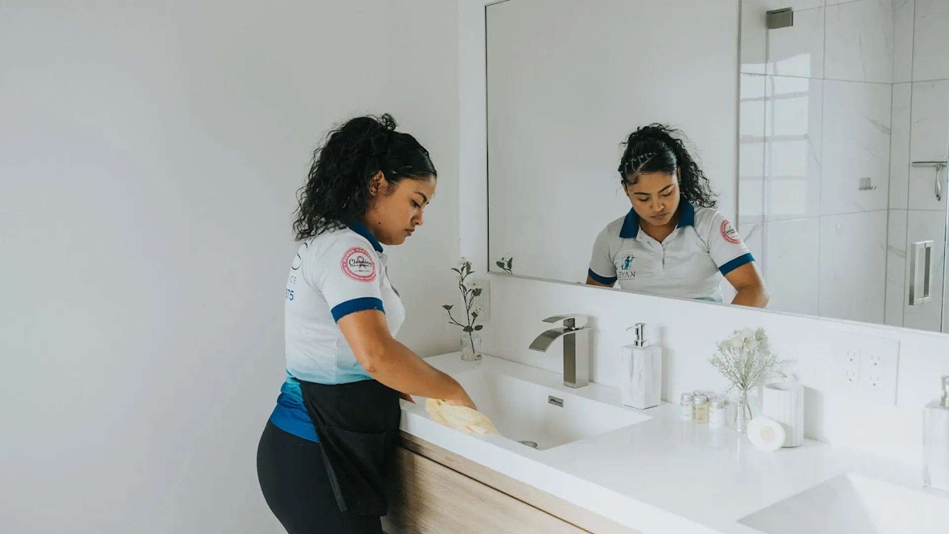 Cleaning crew following deep cleaning checklist in Orlando home